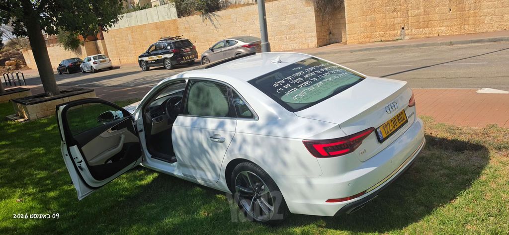 אאודי A4