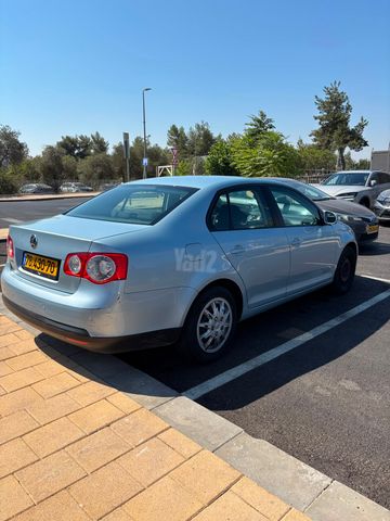 ג'טה  Manager אוט׳ 4 דל 1.6 (102 כ״ס)