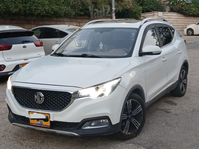 מודעת רכב אם ג'י ZS