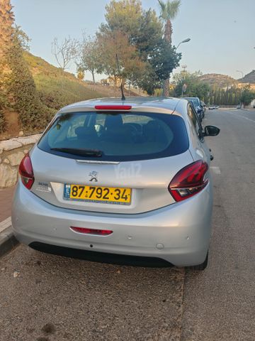 פיג'ו 208