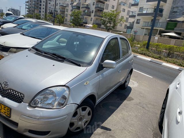 טויוטה יאריס