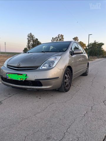 טויוטה פריוס