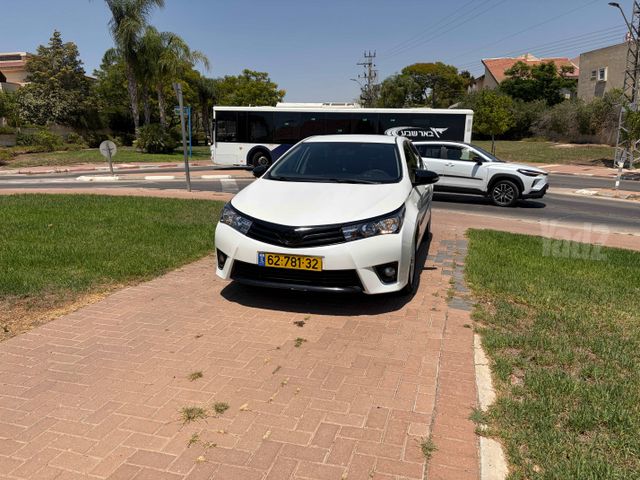 טויוטה קורולה