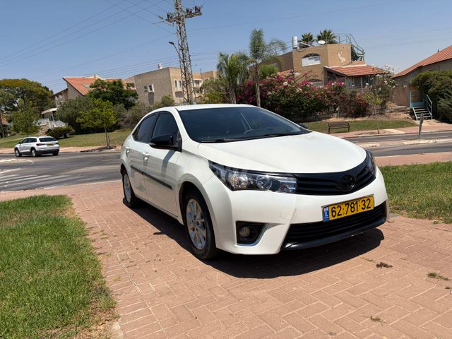 טויוטה קורולה
