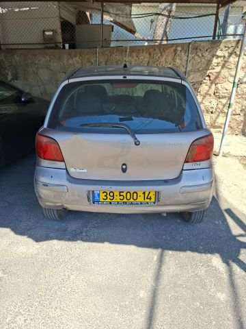 טויוטה יאריס