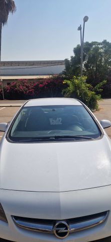 אופל אסטרה