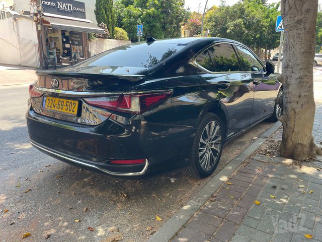 לקסוס ES