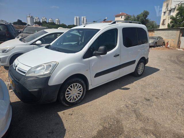 מודעת רכב סיטרואן ברלינגו