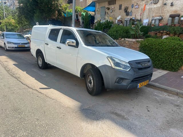 איסוזו די-מקס