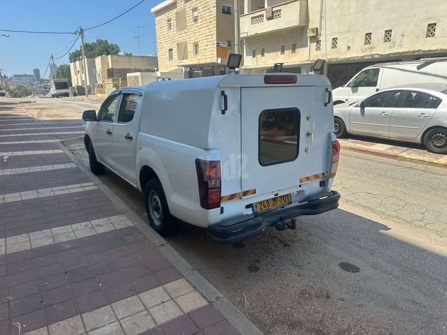 מודעת רכב איסוזו די-מקס
