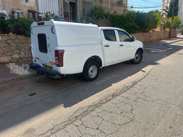 איסוזו די-מקס