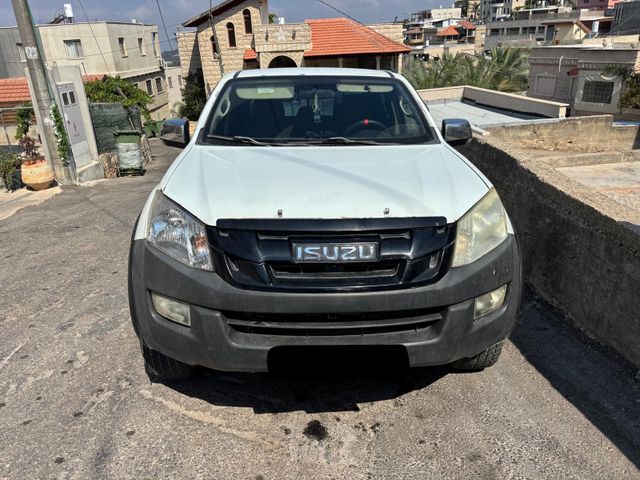מודעת רכב איסוזו די-מקס