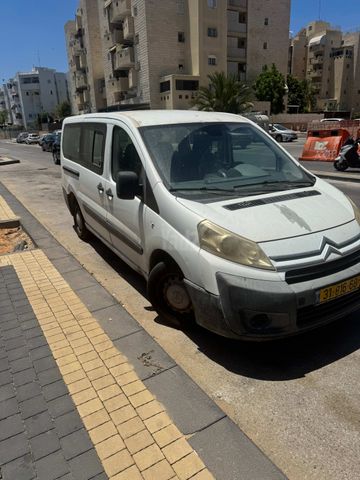 מודעת רכב סיטרואן ג'אמפי