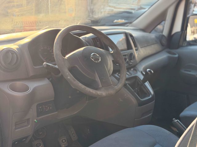 ניסאן NV200