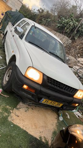 טרייטון / L200 4X2 GL ידני דאבל קבינה 5 מק 4 דל 2.5 (77 כ״ס)