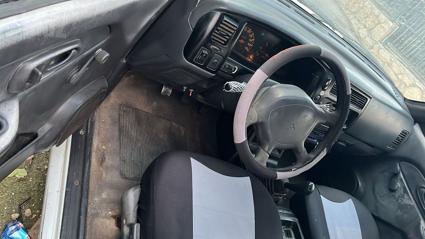 מיצובישי טרייטון / L200