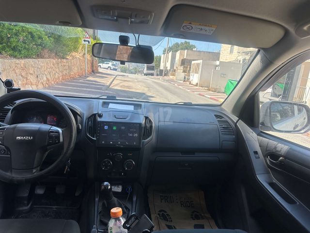 איסוזו די-מקס