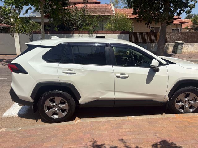 טויוטה RAV4