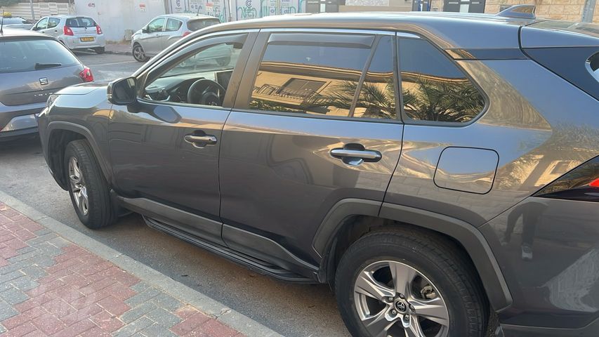 טויוטה RAV4