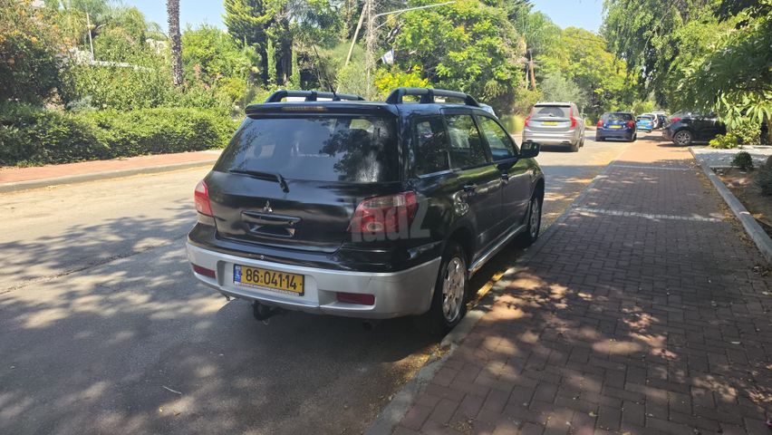 מיצובישי אאוטלנדר