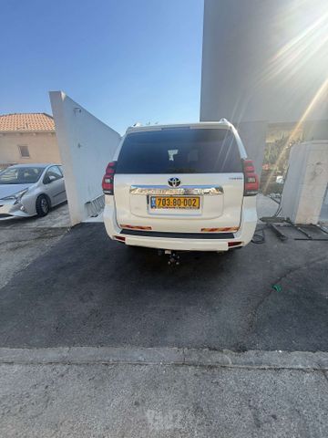 טויוטה לנד קרוזר