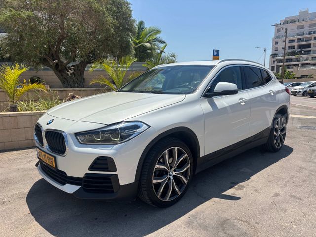 ב מ וו X2