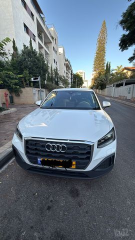 אאודי Q2