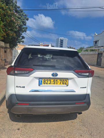 טויוטה RAV4