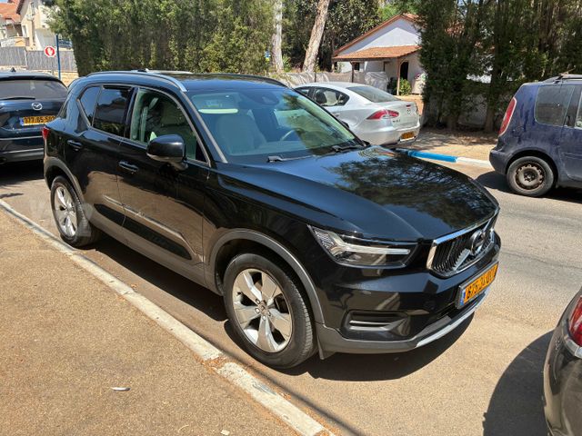 וולוו XC40