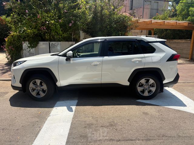 טויוטה RAV4