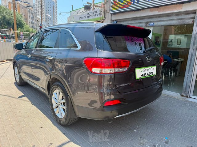 קיה סורנטו