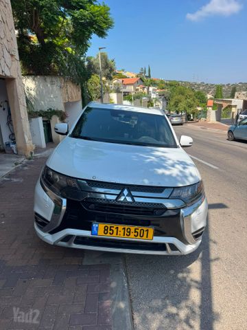 מיצובישי אאוטלנדר