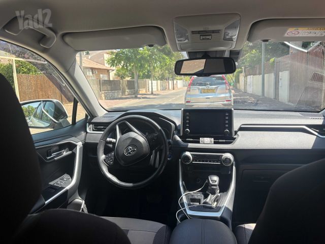 מודעת רכב טויוטה RAV4