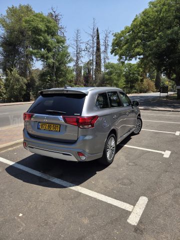 מיצובישי אאוטלנדר