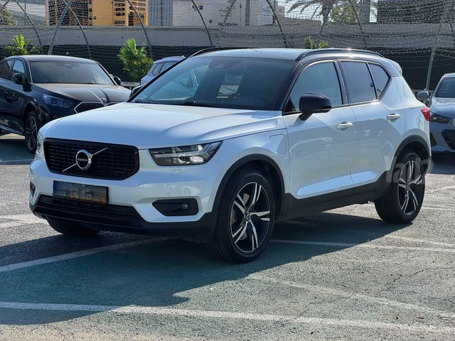 וולוו XC40