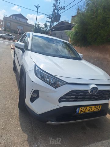 טויוטה RAV4
