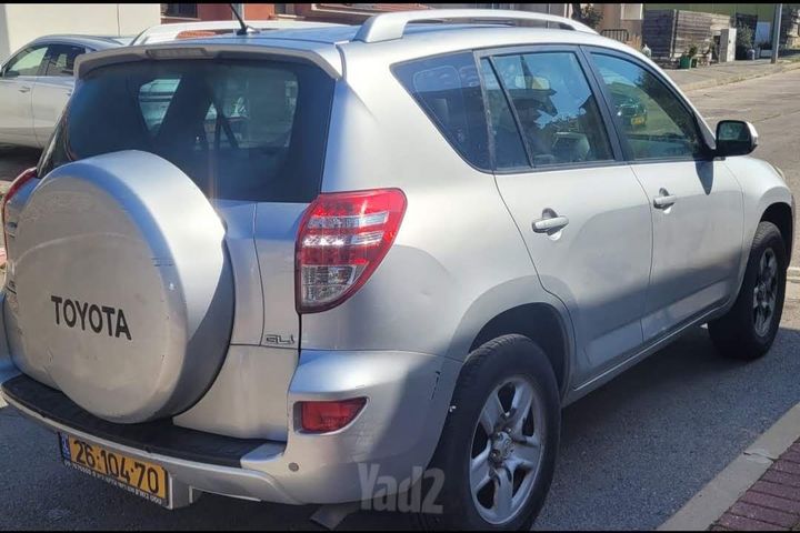טויוטה RAV4