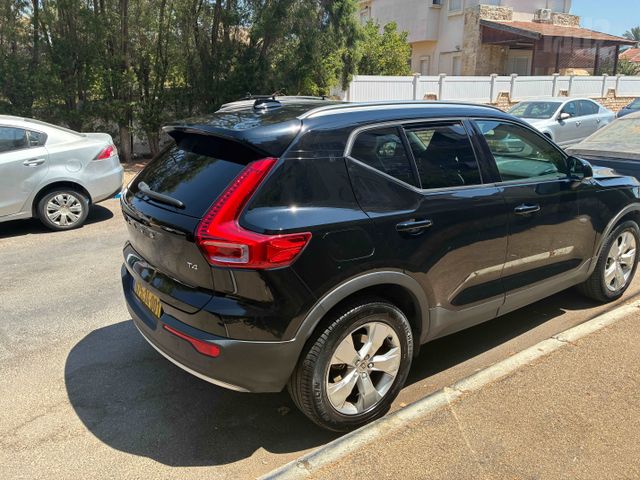 וולוו XC40