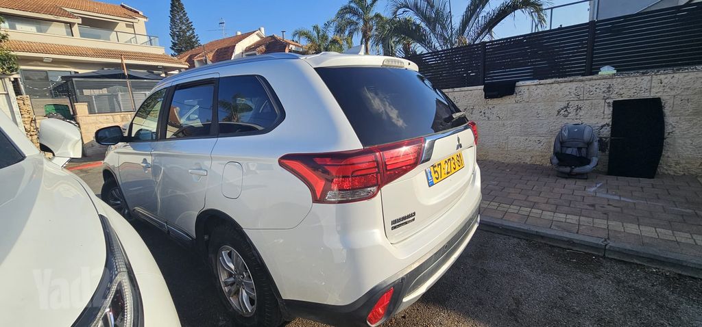 מיצובישי אאוטלנדר