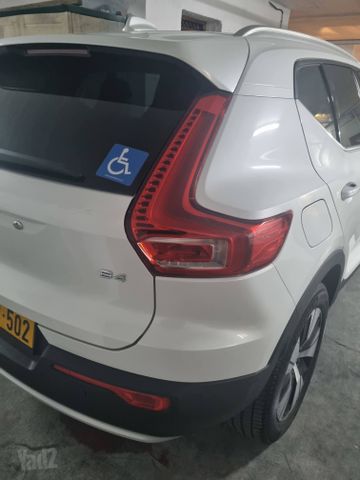 וולוו XC40