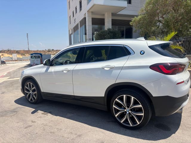ב מ וו X2