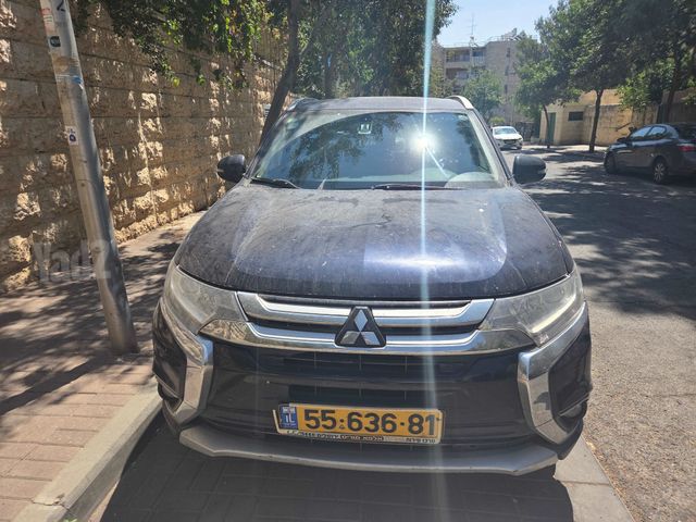 מיצובישי אאוטלנדר