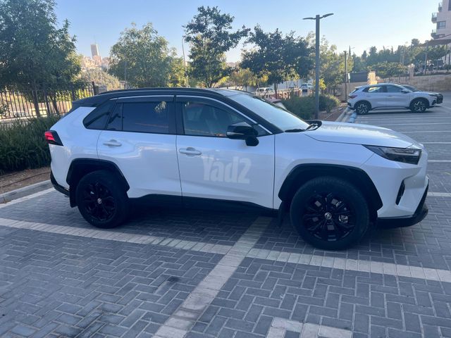 טויוטה RAV4