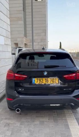 ב מ וו X1