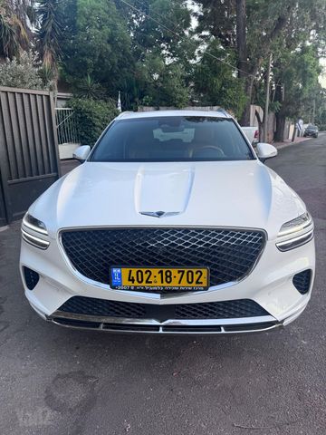 ג'נסיס GV70
