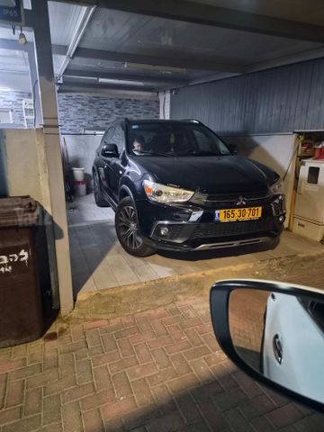 מודעת רכב מיצובישי ASX