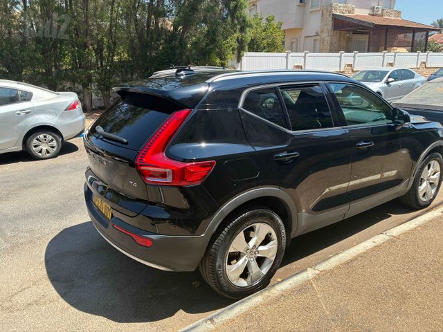 וולוו XC40