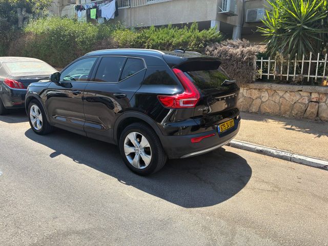וולוו XC40