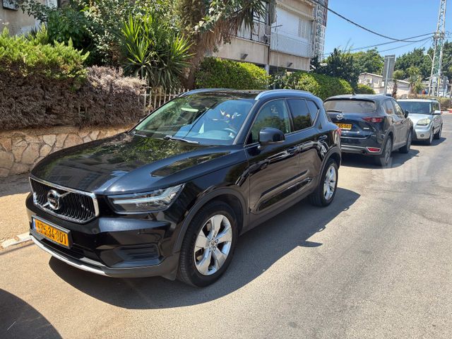וולוו XC40