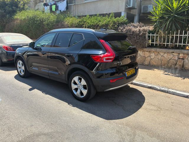 וולוו XC40